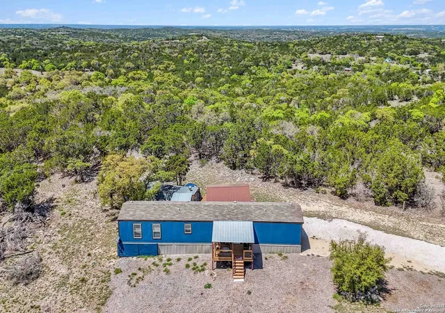 Photo 2 of Manufactured home for sale at 140 Teague, Kerrville, TX 78028 | MLS# 1857775 | Listing updated on 2025-08-02