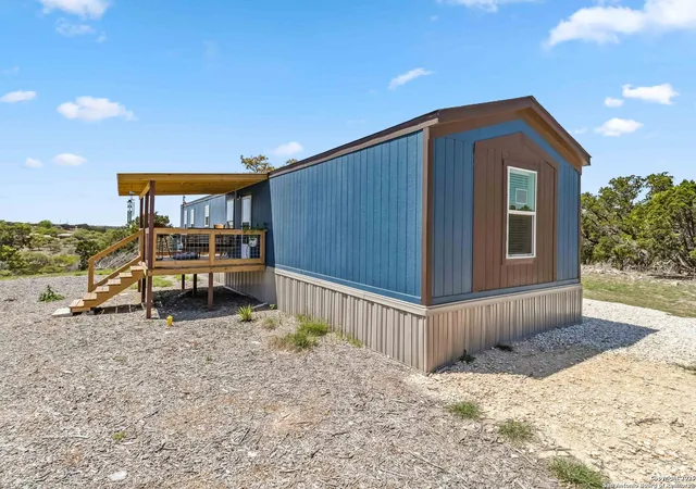 Photo 3 of Manufactured home for sale at 140 Teague, Kerrville, TX 78028 | MLS# 1857775 | Listing updated on 2025-08-02