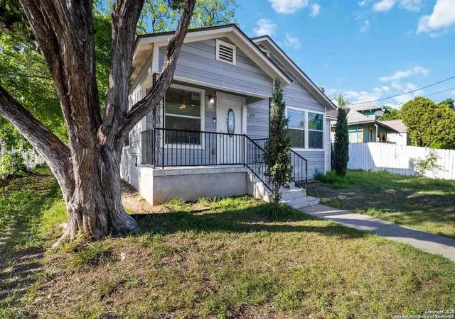 Photo 3 of Multi family home for sale at 139 Hansford St, San Antonio, TX 78210 | MLS# 1857818 | Listing updated on 2025-08-23