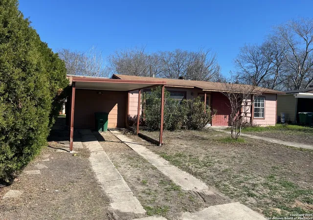 Photo 3 of Sale Pending at 307 Cherry Ridge, San Antonio, TX 78213 | MLS# 1857821 | Listing updated on 2025-08-28