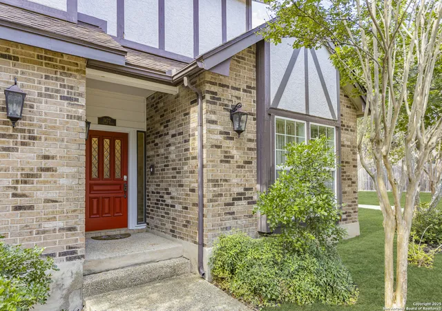Photo 2 of Sale Pending at 1422 Vista Del Monte, San Antonio, TX 78216 | MLS# 1857825 | Listing updated on 2025-12-08