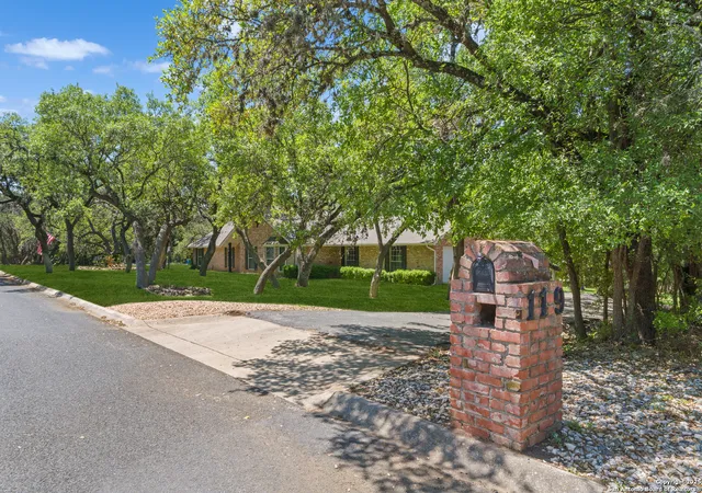 3rd image of 119 W Mossy Cup St, Shavano Park, TX 78231 | MLS# 1857836