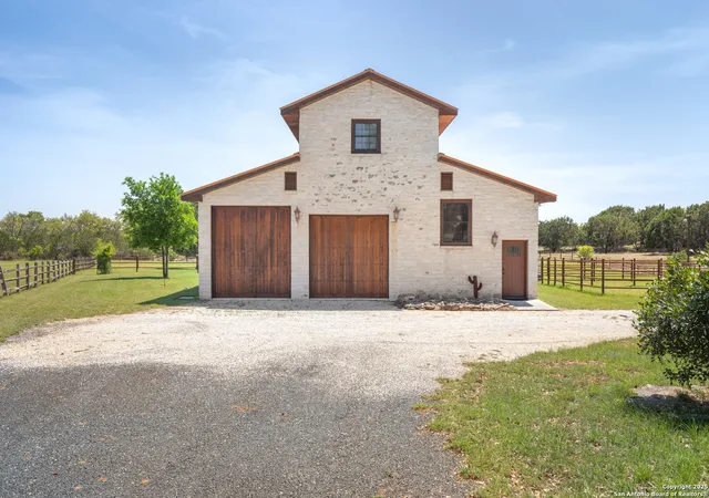 5th image of 876 Horseshoe Falls, Bandera, TX 78003 | MLS# 1857839