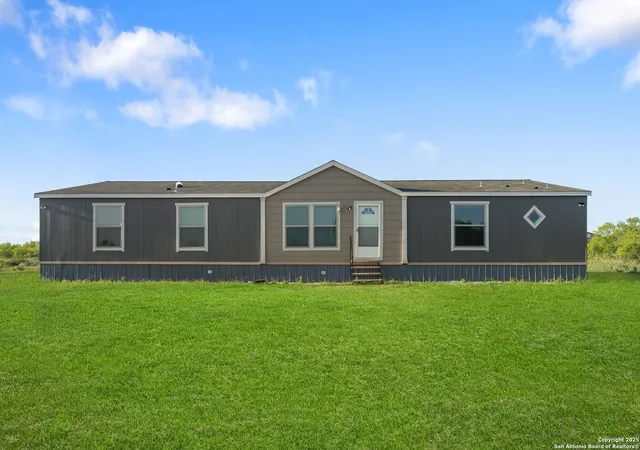 1st image of 985 Lobo, Hondo, TX 78861 | MLS# 1857994