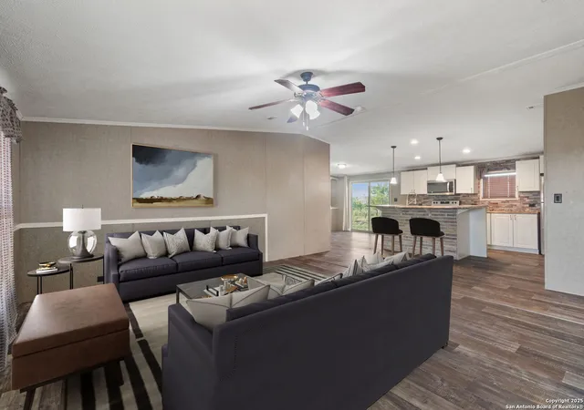 3rd image of 985 Lobo, Hondo, TX 78861 | MLS# 1857994