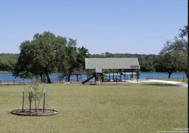 17th image of 421 Lake Side Cir, Boerne, TX 78006 | MLS# 1858018