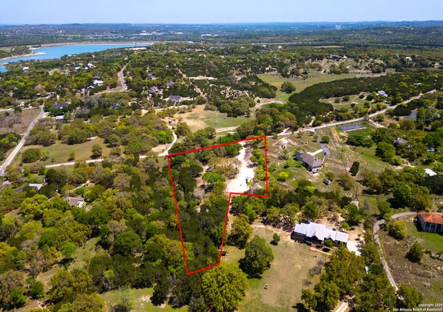 5th image of 421 Lake Side Cir, Boerne, TX 78006 | MLS# 1858018