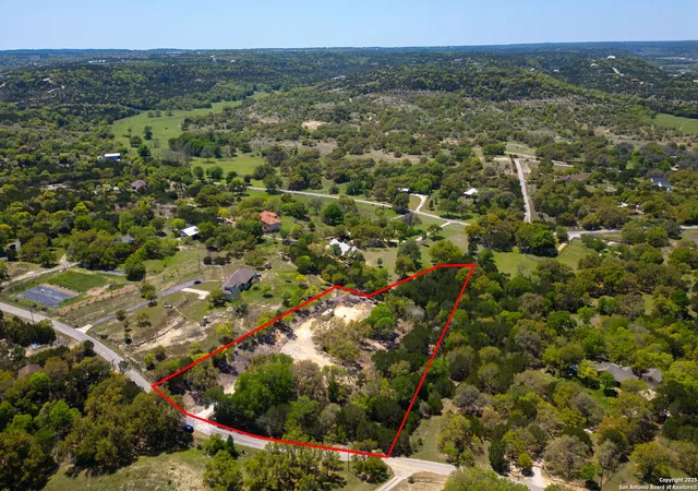 3rd image of 421 Lake Side Cir, Boerne, TX 78006 | MLS# 1858018