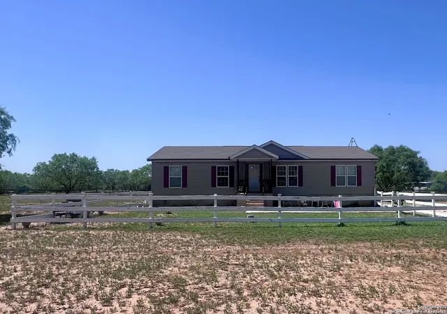 2nd image of 8990 Fm 2146, Jourdanton, TX 78026 | MLS# 1858132