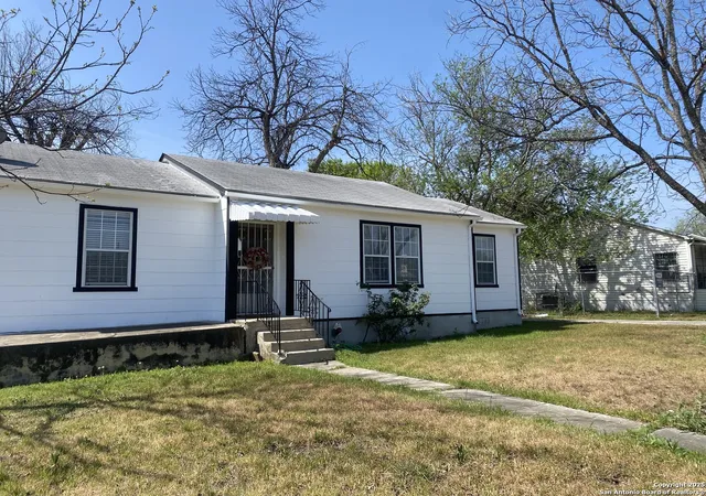 Photo 1 of Single family home for sale at 2506 W Mulberry Ave, San Antonio, TX 78228 | MLS# 1858420 | Listing updated on 2025-10-01