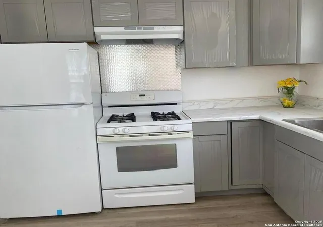 Photo 2 of Single family home for sale at 2506 W Mulberry Ave, San Antonio, TX 78228 | MLS# 1858420 | Listing updated on 2025-10-01