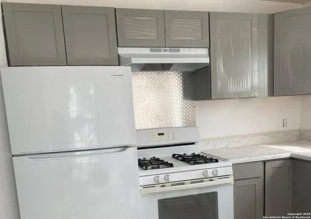 Photo 3 of Single family home for sale at 2506 W Mulberry Ave, San Antonio, TX 78228 | MLS# 1858420 | Listing updated on 2025-10-01
