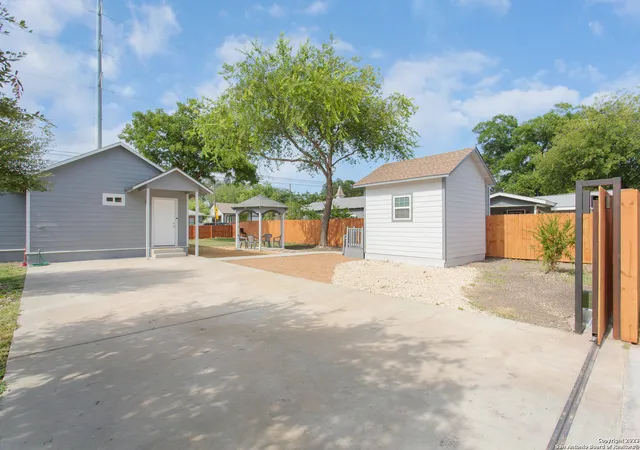 Photo 1 of Sale Pending at 1531 Burnet, San Antonio, TX 78202 | MLS# 1858582 | Listing updated on 2025-10-21