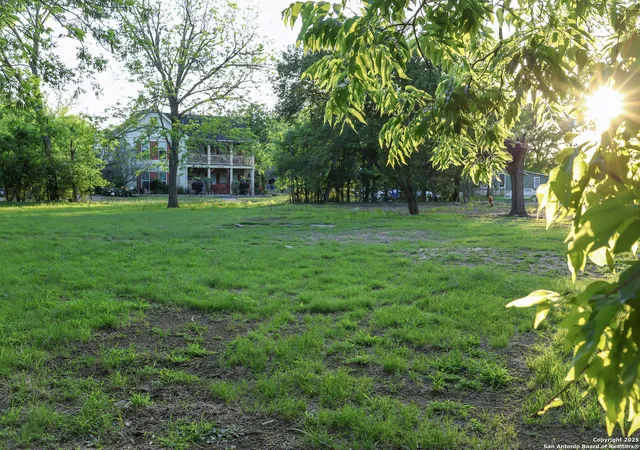 Photo 3 of Sale Pending at 417 Graham, Boerne, TX 78006 | MLS# 1858644 | Listing updated on 2025-11-16