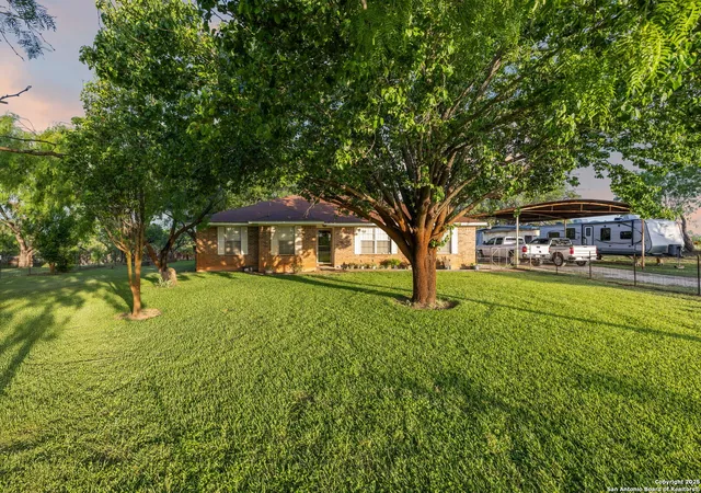 Photo 3 of House for sale at 4416 County Road 117, Floresville, TX 78114 | MLS# 1858809 | Listing updated on 2026-03-30