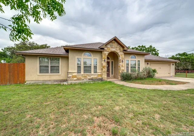 Photo 3 of Single family home for sale at 1424 Kings Ranch, Bandera, TX 78003 | MLS# 1858947 | Listing updated on 2025-11-17