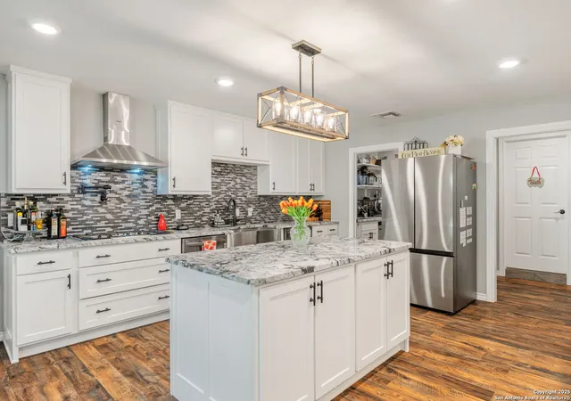 Photo 2 of Mansion for sale at 8730 Avator Circle, Boerne, TX 78015 | MLS# 1858984 | Listing updated on 2025-11-03