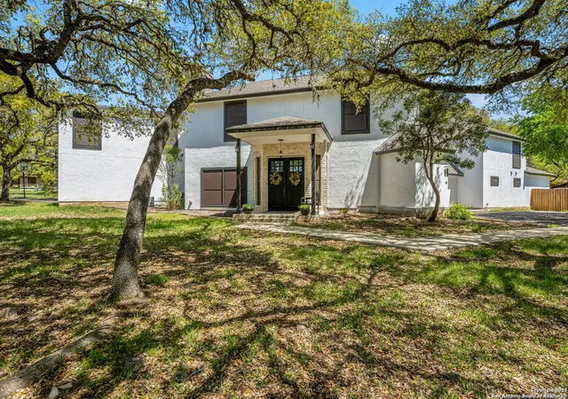 Photo 4 of Single family home for sale at 8730 Avator Circle, Boerne, TX 78015 | MLS# 1858984 | Listing updated on 2025-11-03