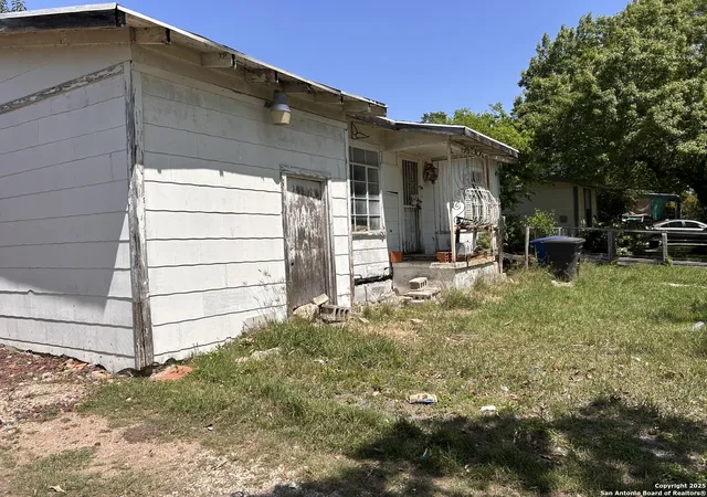 Photo 3 of Sale Pending at 1011 Shadwell, San Antonio, TX 78228 | MLS# 1859076 | Listing updated on 2026-08-03