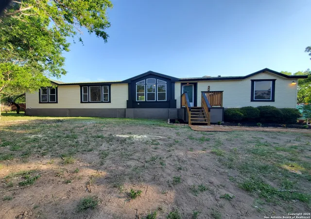 Photo 1 of Sale Pending at 305 County Rd 3821, San Antonio, TX 78253 | MLS# 1859109 | Listing updated on 2026-03-24