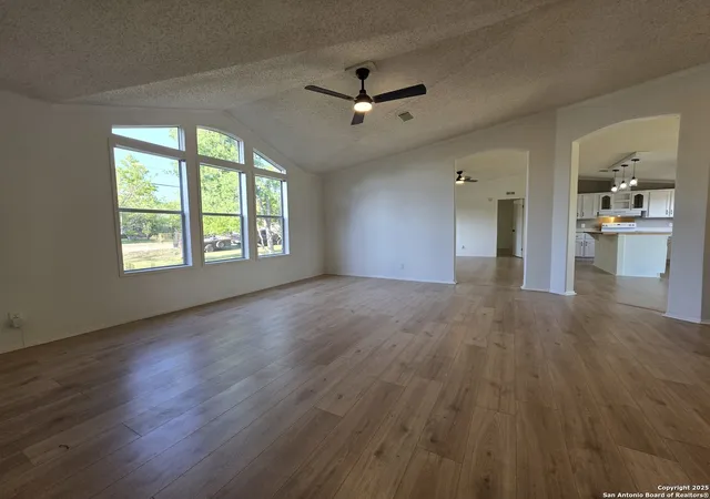 Photo 3 of Sale Pending at 305 County Rd 3821, San Antonio, TX 78253 | MLS# 1859109 | Listing updated on 2026-03-24