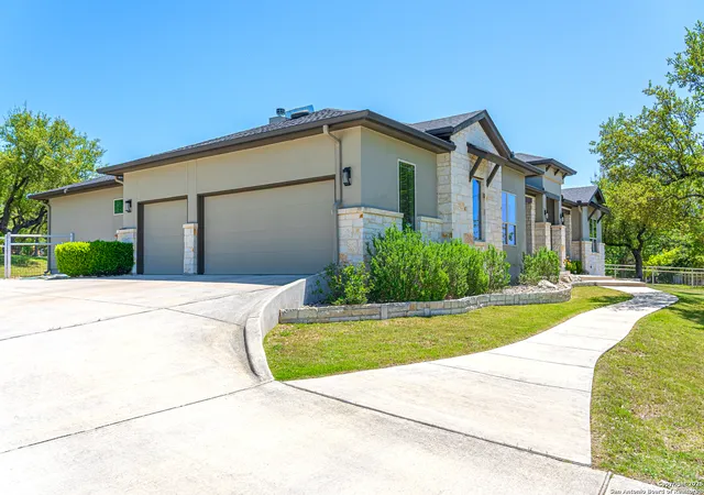 Photo 2 of Sale Pending at 152 Lantana Mesa, Spring Branch, TX 78070 | MLS# 1859119 | Listing updated on 2025-10-11