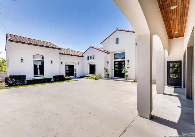 Photo 3 of Single family home for sale at 5 Montivillers, San Antonio, TX 78257 | MLS# 1859291 | Listing updated on 2025-12-02
