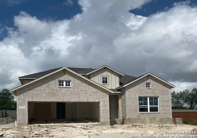 Photo 4 of Sale Pending at 517 Foxtail Cyn, Cibolo, TX 78108 | MLS# 1859376 | Listing updated on 2026-02-09