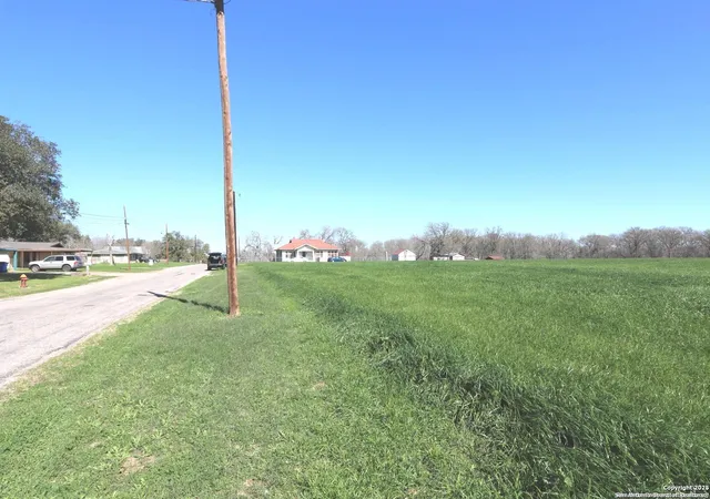 Photo 1 of Land for sale at 376 Dry Hollow Rd, La Vernia, TX 78121 | MLS# 1859438 | Listing updated on 2025-05-31