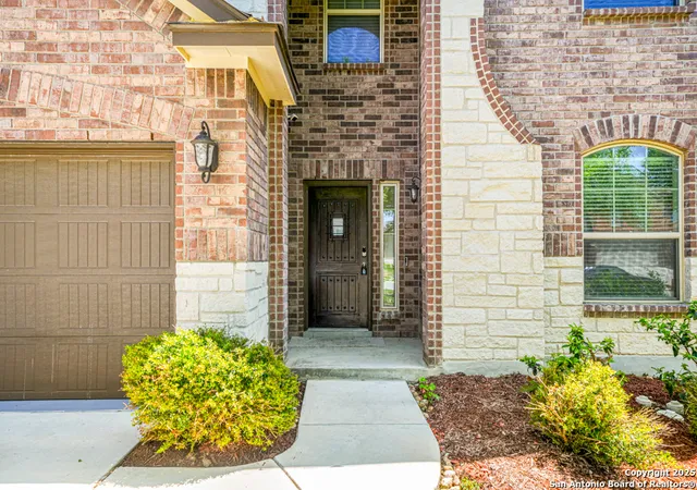 Photo 3 of Single family home for sale at 213 Nomad, Cibolo, TX 78108 | MLS# 1859544 | Listing updated on 2026-02-24