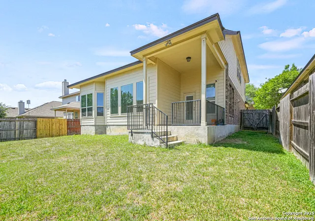 Photo 4 of Single family home for sale at 213 Nomad, Cibolo, TX 78108 | MLS# 1859544 | Listing updated on 2026-02-24