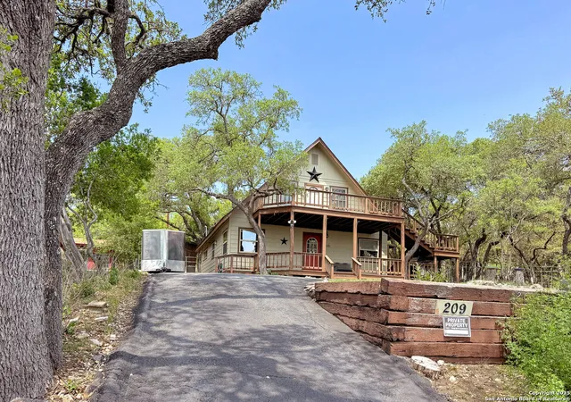 Photo 4 of Sale Pending at 209 Lake Forest, Canyon Lake, TX 78133 | MLS# 1859611 | Listing updated on 2025-11-03