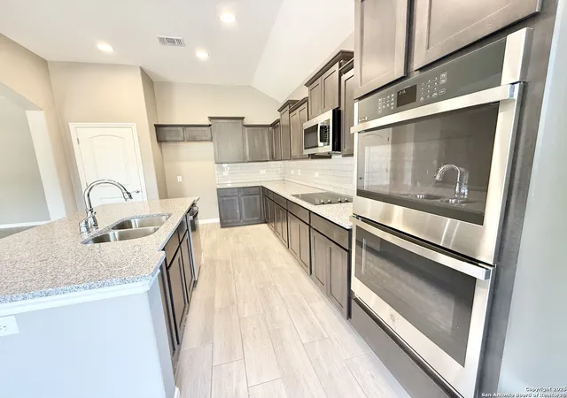Photo 3 of Sale Pending at 207 Valley Frg, Pleasanton, TX 78064 | MLS# 1859679 | Listing updated on 2025-11-03