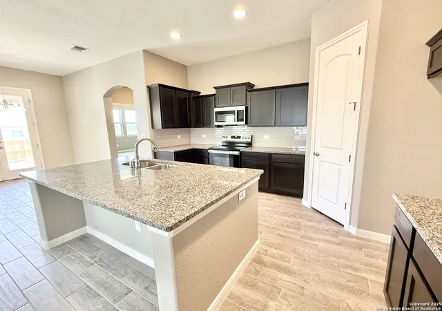 Photo 3 of Sale Pending at 200 Valley Frg, Pleasanton, TX 78064 | MLS# 1859702 | Listing updated on 2026-01-10