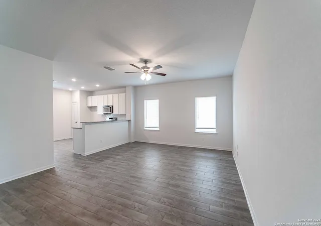 2nd image of 8811 Grey Elm, Elmendorf, TX 78112 | MLS# 1859713