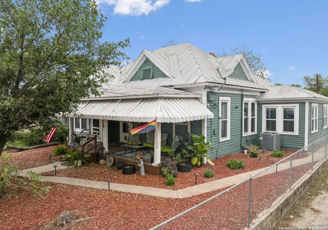 Photo 3 of Sale Pending at 1719 Interstate 35, San Antonio, TX 78208 | MLS# 1859737 | Listing updated on 2025-12-02