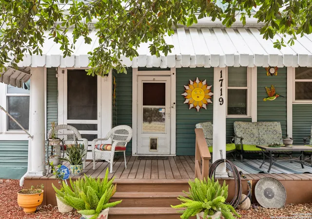 Photo 1 of Sale Pending at 1719 Interstate 35, San Antonio, TX 78208 | MLS# 1859737 | Listing updated on 2025-12-02