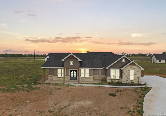 4th image of 104 Hidden Path, Floresville, TX 78114 | MLS# 1859867