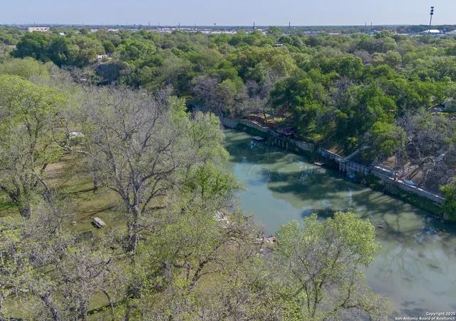 Photo 2 of Single family home for sale at 231 Signal Hill, Seguin, TX 78155 | MLS# 1859883 | Listing updated on 2025-09-12