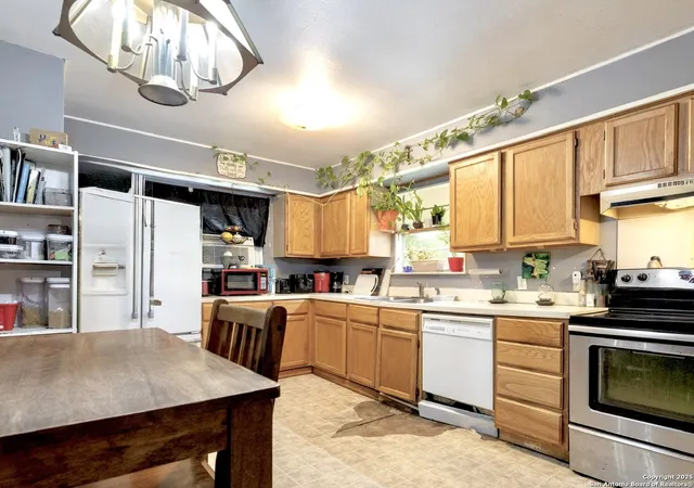 Photo 4 of Single family home for sale at 231 Signal Hill, Seguin, TX 78155 | MLS# 1859883 | Listing updated on 2025-09-12