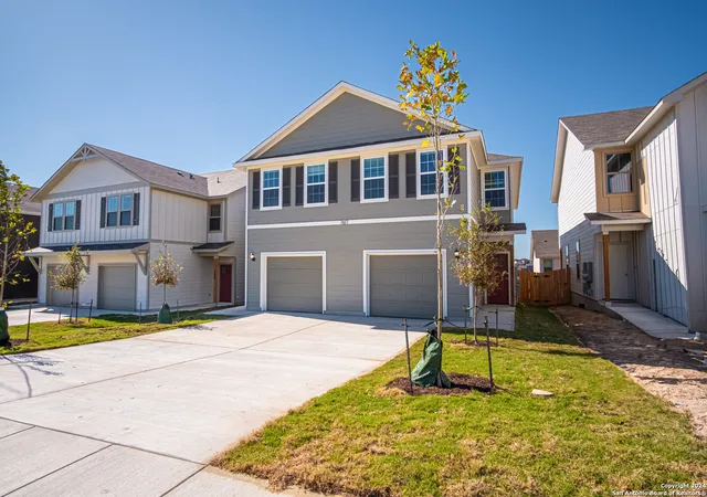 Photo 3 of Sale Pending at 7508 Briarwood Pass, San Antonio, TX 78252 | MLS# 1860045 | Listing updated on 2025-05-05