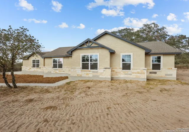 Photo 2 of Single family home for sale at 25 Broken Star Trail, Poteet, TX 78065 | MLS# 1860050 | Listing updated on 2025-11-04
