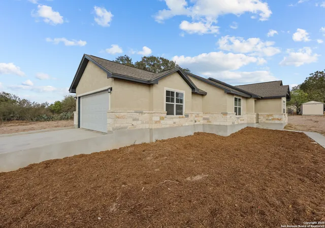 Photo 3 of Single family home for sale at 25 Broken Star Trail, Poteet, TX 78065 | MLS# 1860050 | Listing updated on 2025-11-04