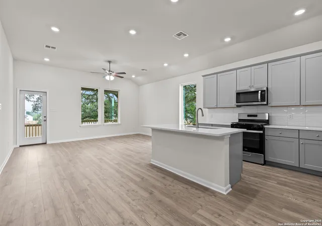 Photo 3 of Sale Pending at 15556 Bonnethead Rd, San Antonio, TX 78253 | MLS# 1860114 | Listing updated on 2026-02-05