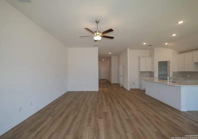 2nd image of 137 Cheyenne Dr, Floresville, TX 78114 | MLS# 1860117