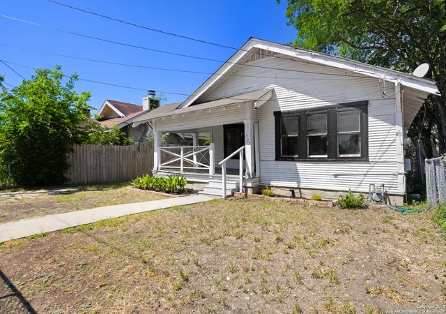 Photo 3 of Sale Pending at 1007 Pine, San Antonio, TX 78210 | MLS# 1860135 | Listing updated on 2026-03-12