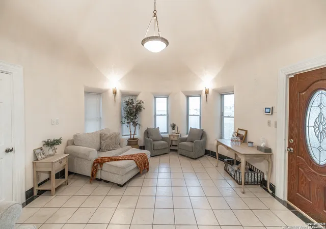 Photo 3 of Single family home for sale at 1221 Encino, Pleasanton, TX 78064 | MLS# 1860238 | Listing updated on 2026-03-03