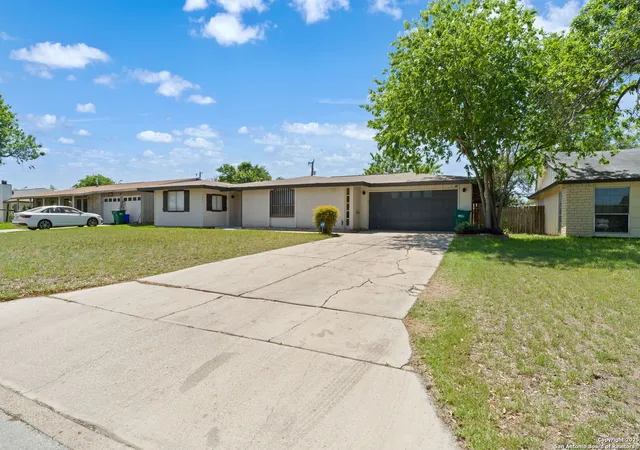 Photo 1 of Single family home for sale at 1013 North Blvd, Universal City, TX 78148 | MLS# 1860241 | Listing updated on 2025-10-21