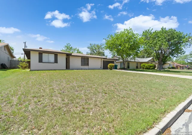 Photo 2 of Single family home for sale at 1013 North Blvd, Universal City, TX 78148 | MLS# 1860241 | Listing updated on 2025-10-21