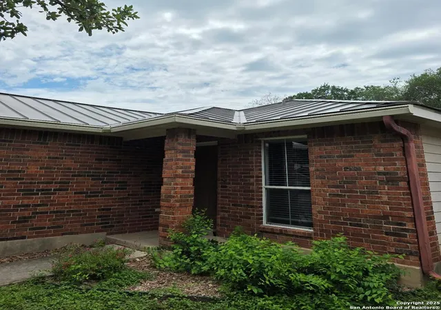 Photo 3 of Single family home for sale at 15847 Manes Grove, San Antonio, TX 78247 | MLS# 1860252 | Listing updated on 2025-11-13